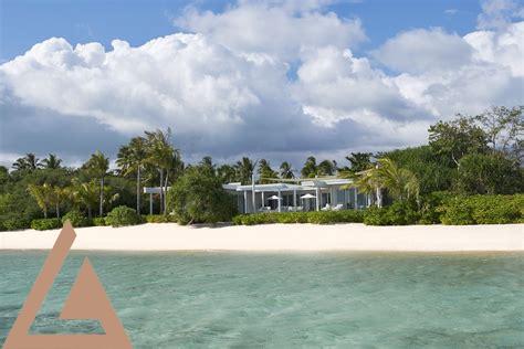 airlie-beach-helicopter,Fly to an Exclusive Island Resort,thqFly-to-an-Exclusive-Island-Resort