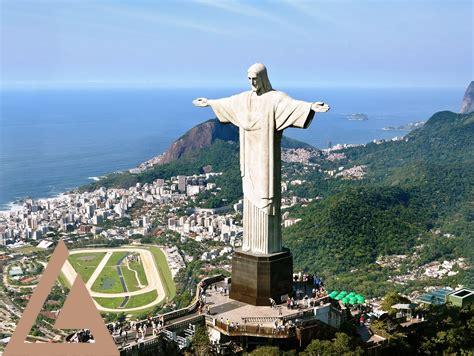 christ-the-redeemer-helicopter,Flying Around The Christ the Redeemer Monument,thqFlyingAroundTheChristtheRedeemerMonument