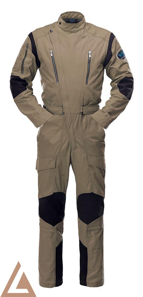helicopter-flight-suit,Materials Used in Helicopter Flight Suits,thqHelicopterFlightSuitMaterials