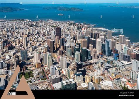 helicopter-ride-over-san-francisco,Experience San Francisco,thqSanFranciscoOverlookingView